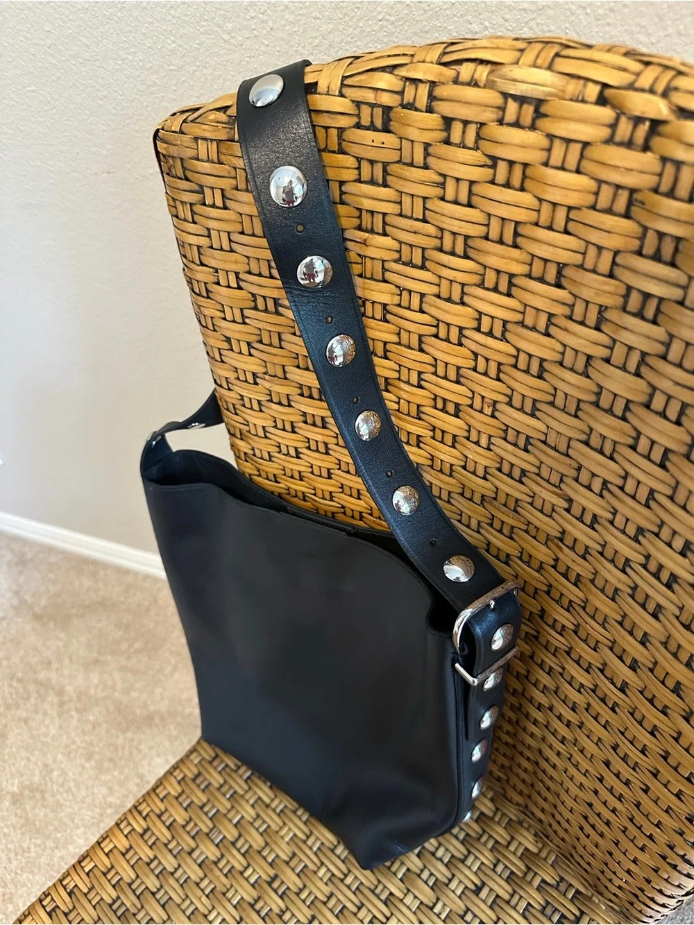 ☀️ New! MADEWELL Essential Medium Bucket Tote in True Black